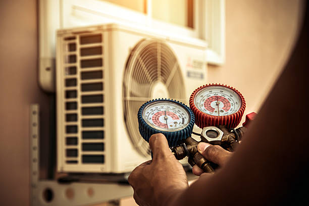Professional Hvac Installation technician working in Thornton, CA